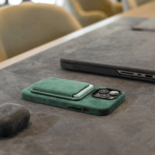 Alcantara MagSafe Wallet - Midnight Green - Alcanside