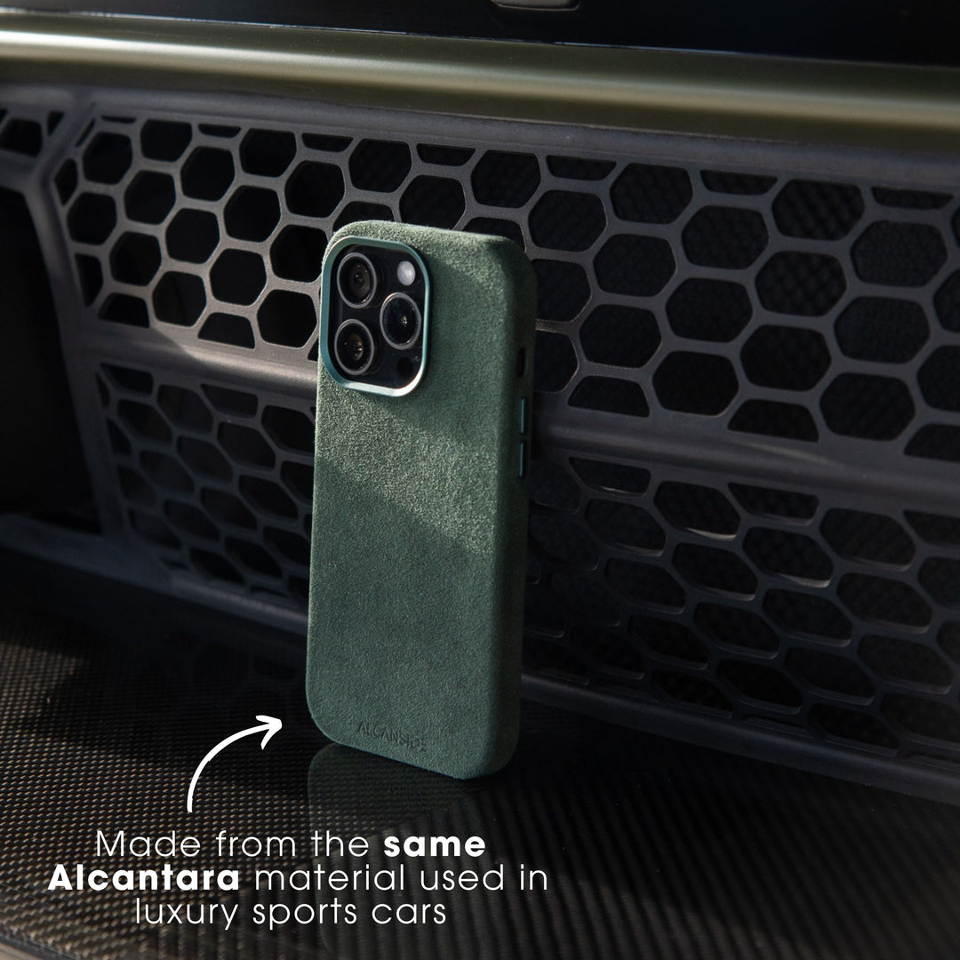 iPhone 16 Pro – Alcantara-Hülle – Alpingrün